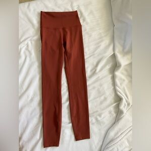 Lululemon wonder train 25” size 2. NWOT. Dark Terracotta